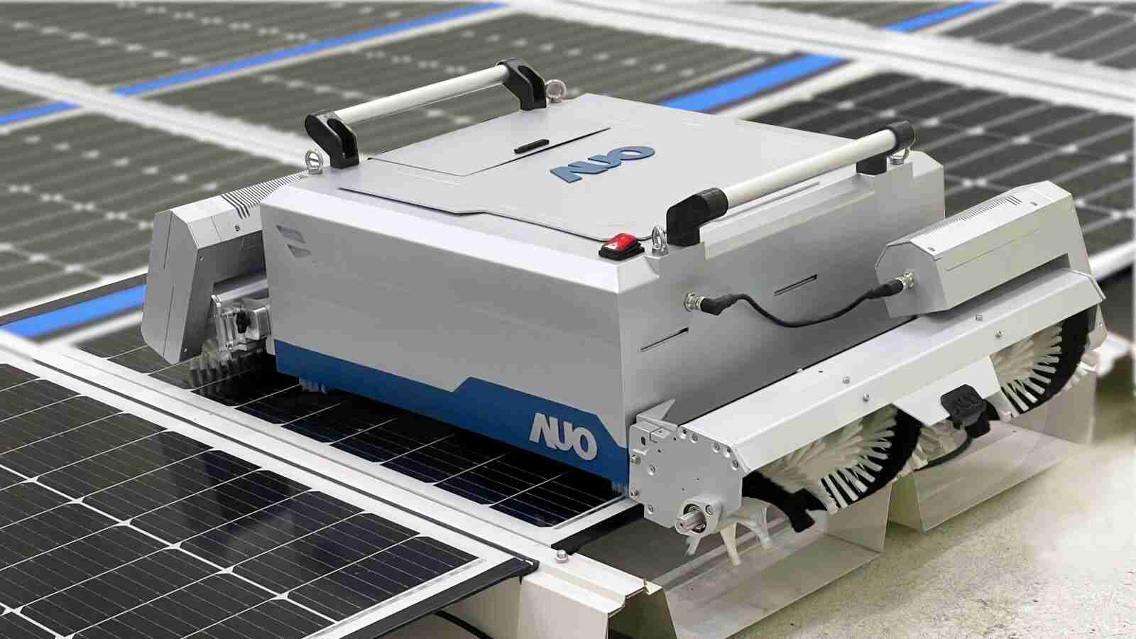 人生就是博致力EPC场域技术升级，，，，导入清洁机器人搭配传感器与AI数据分析，，，大幅减少维运成本