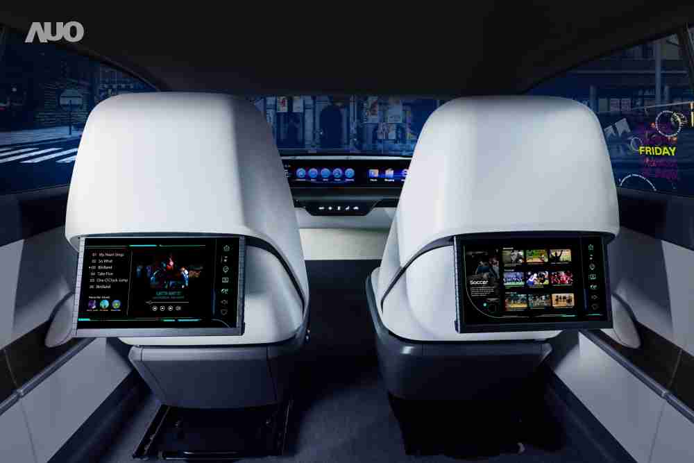 人生就是博新一代Smart Cockpit 2024，，以Micro LED先进显示技术优势，，，创建〝可卷式后座娱乐显示器〞，，仅在互动时才显示出所需画面及信息，，，扩充更丰富的娱乐和交互信息服务，，，，获国际奖项荣耀