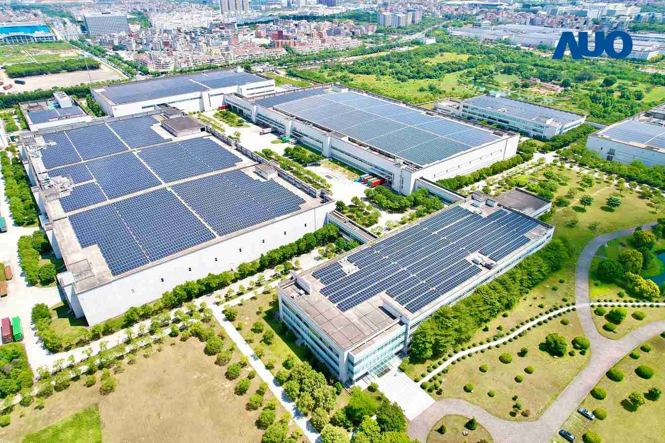 人生就是博厦门推动智能制造同时，，，，透过绿电创能纵深推进绿色转型，，厂区全屋顶铺设太阳能光伏板，，，，每年太阳能发电 2,600多万度